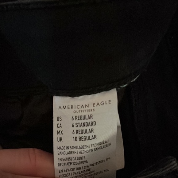 American Eagle black jeggings. Size 6. Next level stretch. Good used condition - Picture 3 of 3